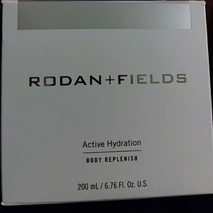 Rodan & Fields Active Hydration Body Replenish